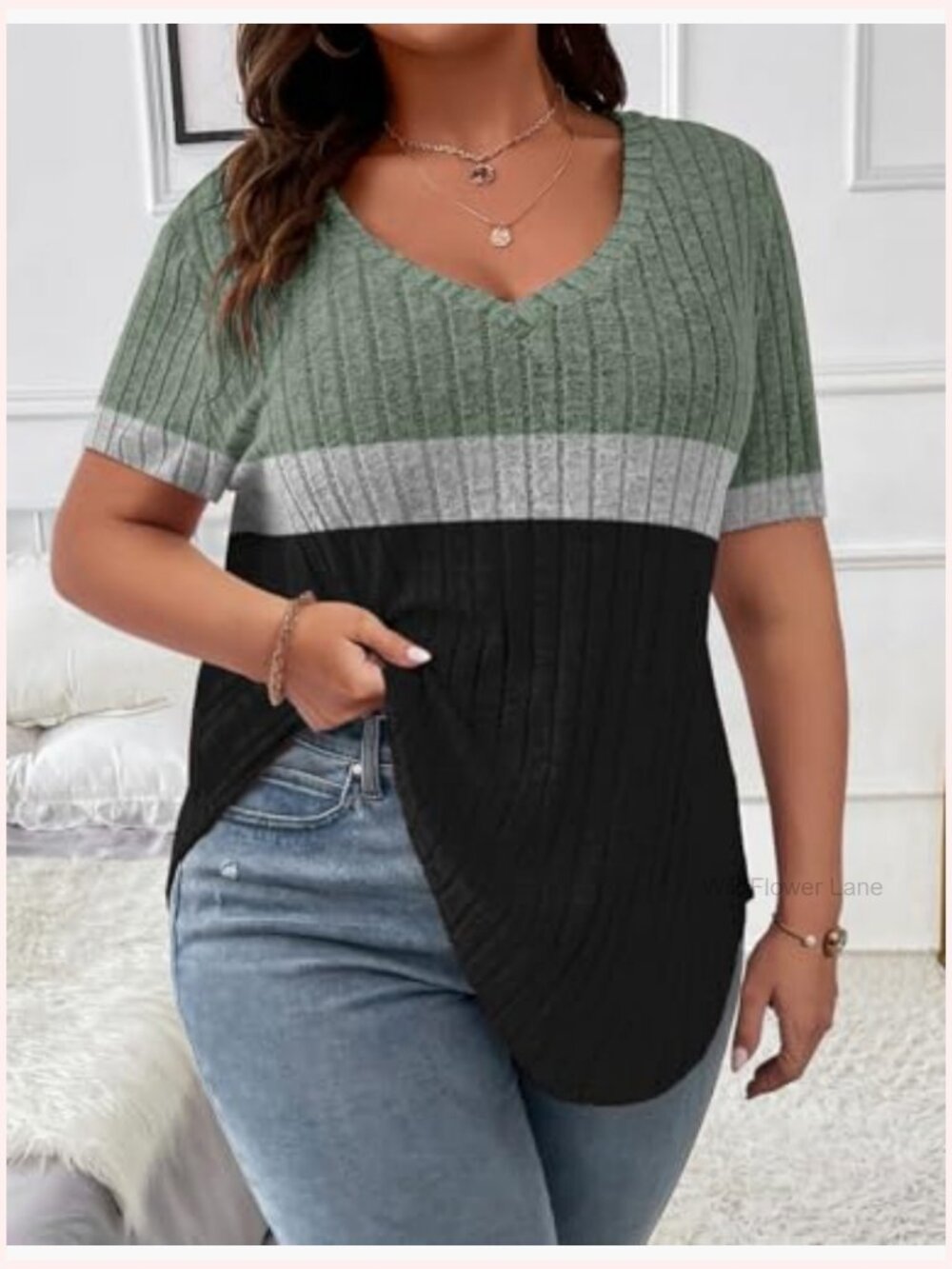 Plus Size V Neck Tunic Top Short Sleeve Lightweight Blouse for Women - Picture 3 of 7